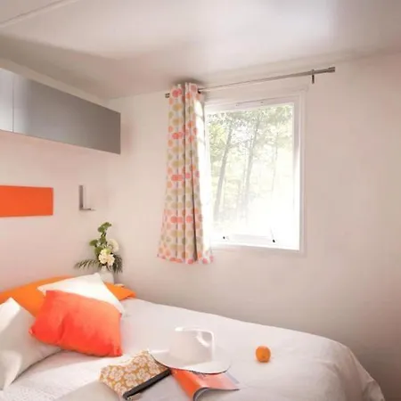 Campsite Domaine Residentiel De Plein Air Le Bois D'amour