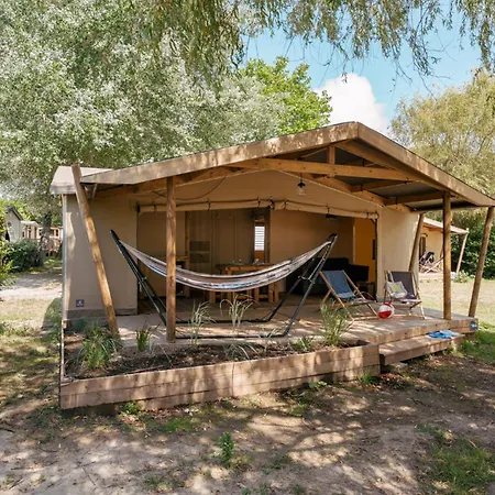 Domaine Residentiel De Plein Air Le Bois D'amour Campsite
