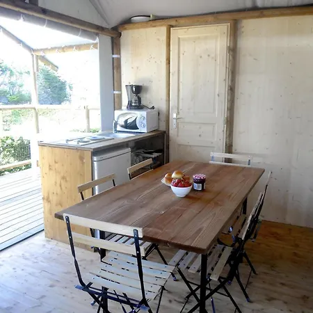 Domaine Residentiel De Plein Air Le Bois D'amour Campsite