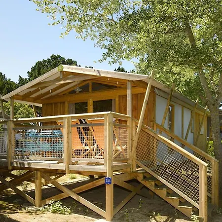 Domaine Residentiel De Plein Air Le Bois D'amour Campsite
